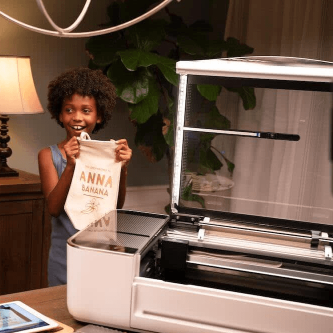 glowforge-printer-with-a-girl